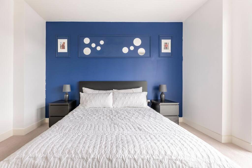Stylish & Comfortable Top-Floor Flat In Harrow 런던 외부 사진